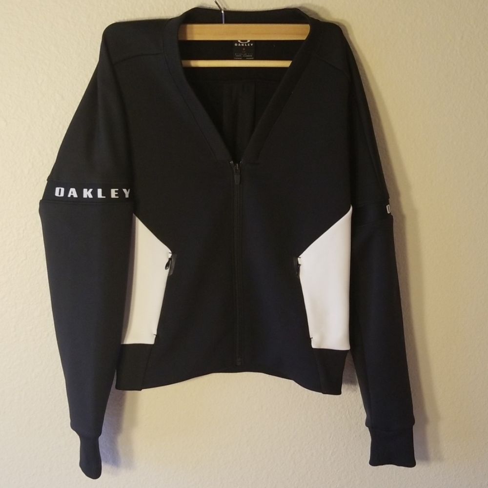 Oakley black and white stylish bomber jacket